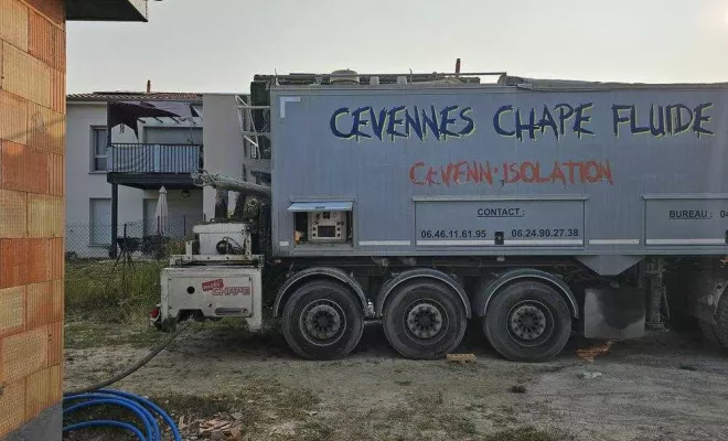 Pose de chape liquide, Aubenas, Hervé Trouillas