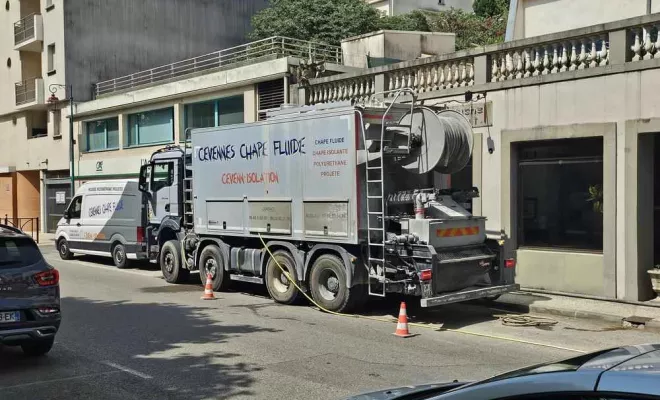 Pose de chape liquide, Aubenas, Hervé Trouillas