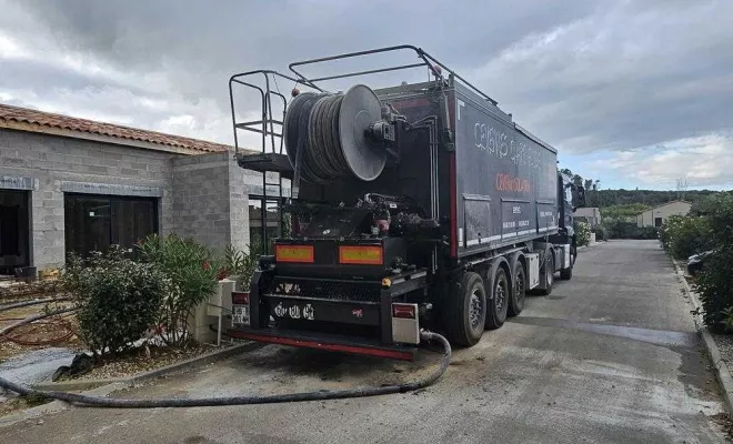 Pose de chape liquide, Aubenas, Hervé Trouillas