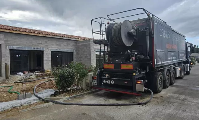 Pose de chape liquide, Aubenas, Hervé Trouillas