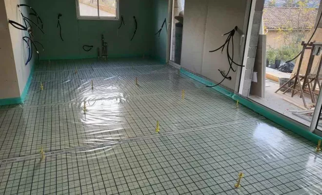 Pose de chape liquide, Aubenas, Hervé Trouillas