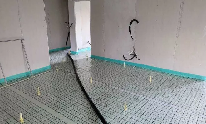 Pose de chape liquide, Aubenas, Hervé Trouillas