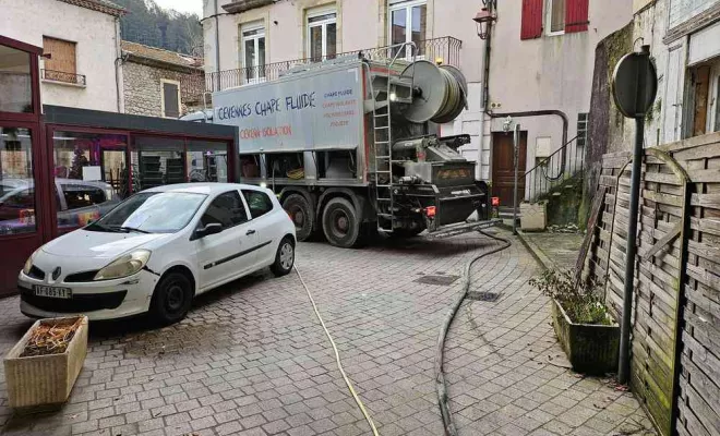 Pose de chape liquide, Aubenas, Hervé Trouillas